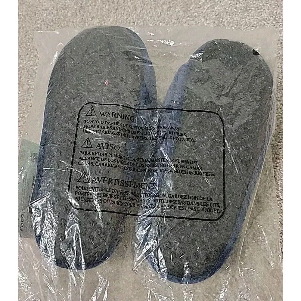 FOCO BOYS YOUTH‎ LARGE SLIPPERS BRAND NEW